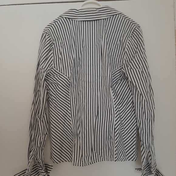 Jones New York Signature Button Down Small Shirt - Picture 6 of 8